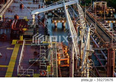 Connection of tanker manifolds and terminal's arms 50273676