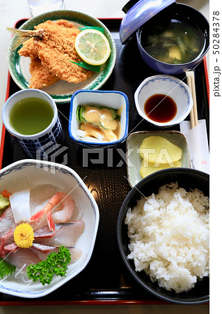 お造りとアジフライ定食(福井県) お造りとアジフライ定食(福井県) 50284378