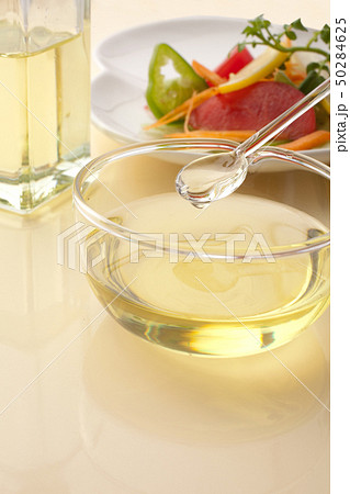 亜麻仁油 50284625