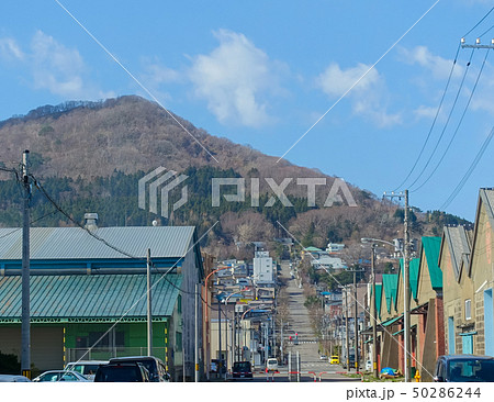 弁天町から幸坂通と函館山 弁天町から幸坂通と函館山 50286244