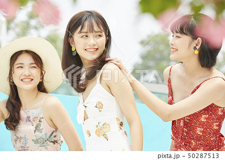 女性　女子旅　リゾート 50287513
