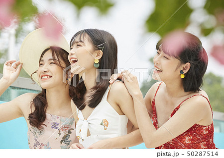 女性　女子旅　リゾート 50287514