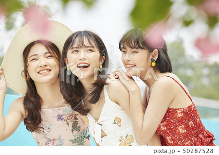 女性　女子旅　リゾート 50287528