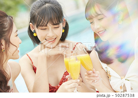 女性　女子旅　リゾート 50287538