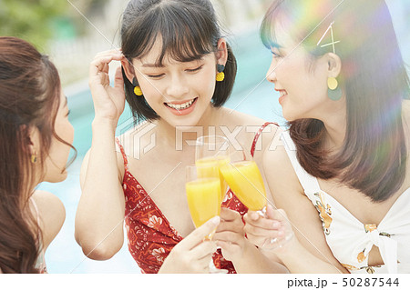 女性　女子旅　リゾート 50287544