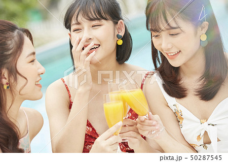 女性　女子旅　リゾート 50287545