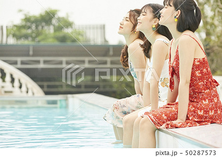 女性　女子旅　リゾート 50287573