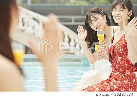 女性　女子旅　リゾート 50287574