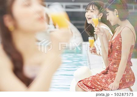女性　女子旅　リゾート 50287575