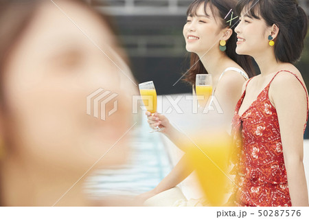 女性　女子旅　リゾート 50287576