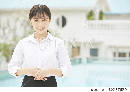 女性　リゾート　スタッフ 50287629