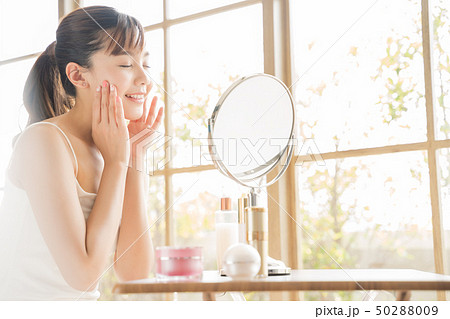 女性　ビューティー 50288009