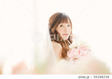 女性　ブライダル 50288238
