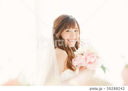 女性　ブライダル 50288242