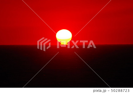 伊豆西海岸の夕日 50288723