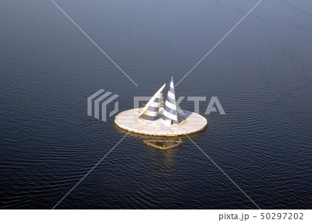 東京湾アクアラインの風の塔の写真素材