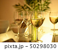 白ワインと間接照明 50298030