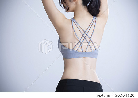若い女性・エクササイズ 50304420