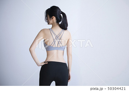 若い女性・エクササイズ 50304421