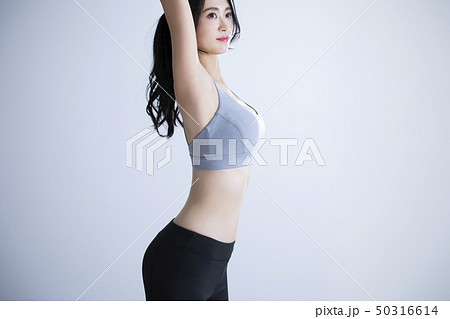若い女性・エクササイズ 50316614