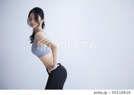 若い女性・エクササイズ 50316616