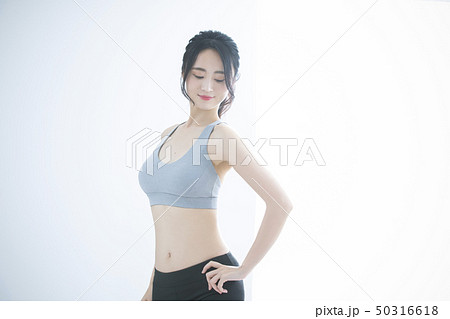 若い女性・エクササイズ 50316618