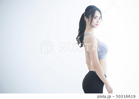 若い女性・エクササイズ 50316619