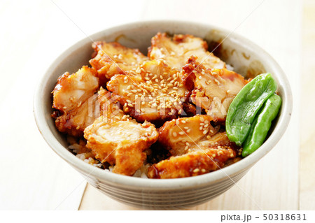 唐揚げ丼 50318631