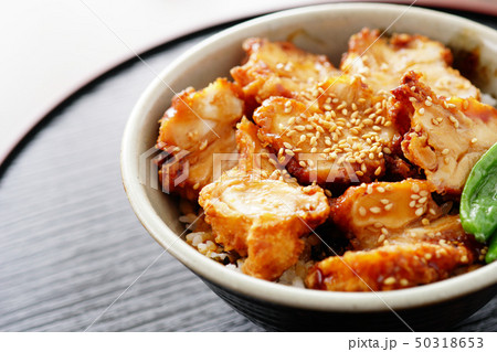 唐揚げ丼 唐揚げ丼 50318653