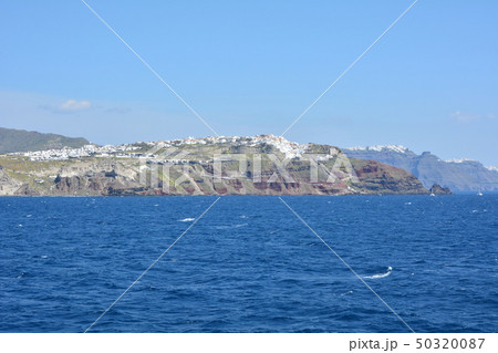 フェリーから見たサントリーニ島 ギリシャ フェリーから見たサントリーニ島 ギリシャ 50320087