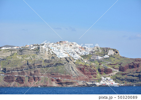 フェリーから見たサントリーニ島　ギリシャ 50320089