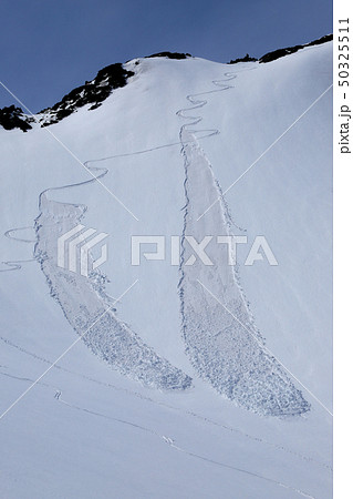 雪崩 雪山 雪崩 雪山 50325511