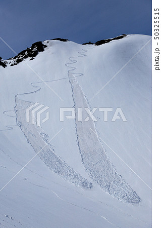 雪崩 雪山 雪崩 雪山 50325515