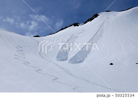 雪崩 雪山 雪崩 雪山 50325534