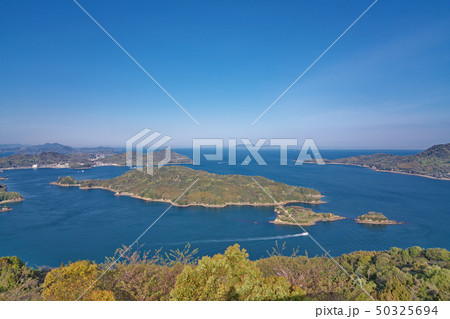 【カレイ山展望台から 鵜島 能島 鯛崎島】 愛媛県今治市宮窪町宮窪 【カレイ山展望台から 鵜島 能島 鯛崎島】 愛媛県今治市宮窪町宮窪 50325694