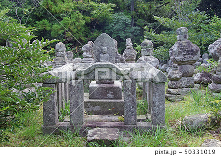 隠岐知夫里島の石塔群 隠岐知夫里島の石塔群 50331019