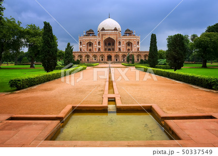 Humayun's tomb in New Delhi, India Humayun's tomb in New Delhi, India 50337549