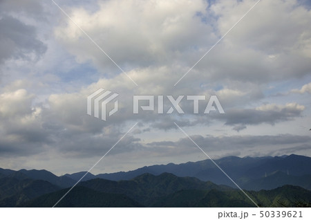 暗雲迫る 50339621