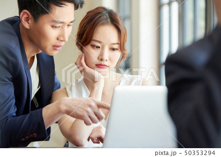 男女　ビジネス 50353294