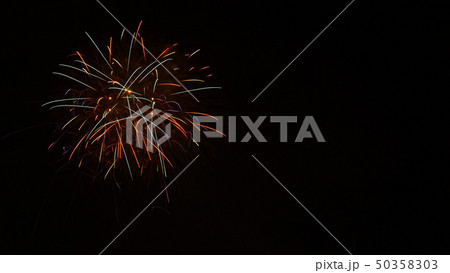 シックな打ち上げ花火　ワイド　シンプル 50358303