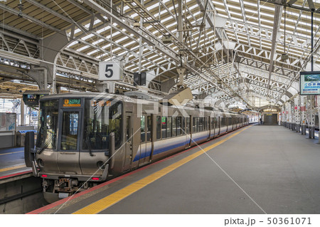 天王寺駅　阪和線　通勤電車 50361071