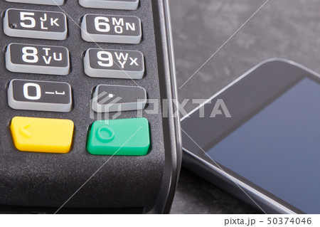 Payment terminal and smartphone with NFC 50374046