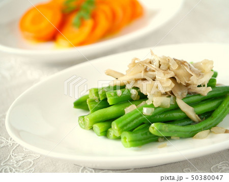 いんげんのグラッセとニンジンのオレンジ風味蒸し煮 50380047