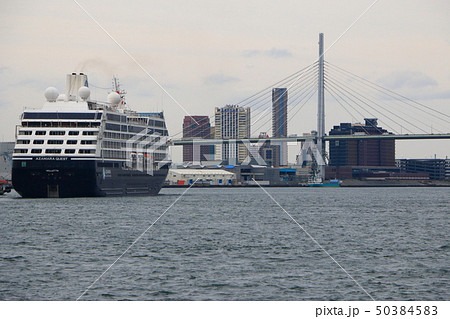 クルーズ客船アザマラ・クエスト大阪港入港 クルーズ客船アザマラ・クエスト大阪港入港 50384583