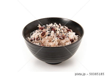 茶碗に盛った赤飯 50385185