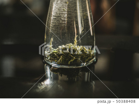 Vertical brewing of a tea Vertical brewing of a tea 50388408
