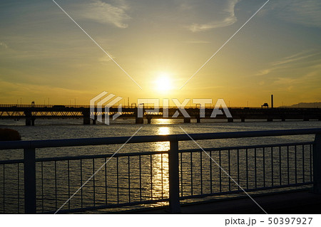 淀川の夕日 阪神高速3号神戸線 淀川の夕日 阪神高速3号神戸線 50397927
