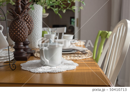 modern table set 50410713