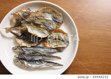 海産おつまみ2種盛り。(焼きめざし・焼き小あじ) 50446232