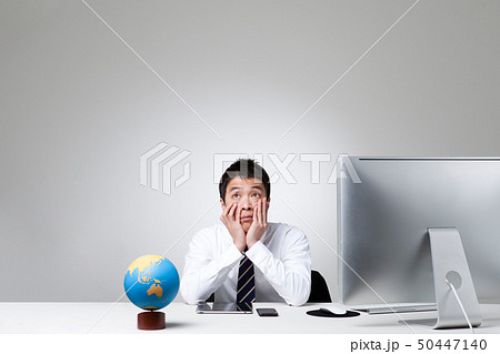 地球儀 会社員 コンピュータ 50447140